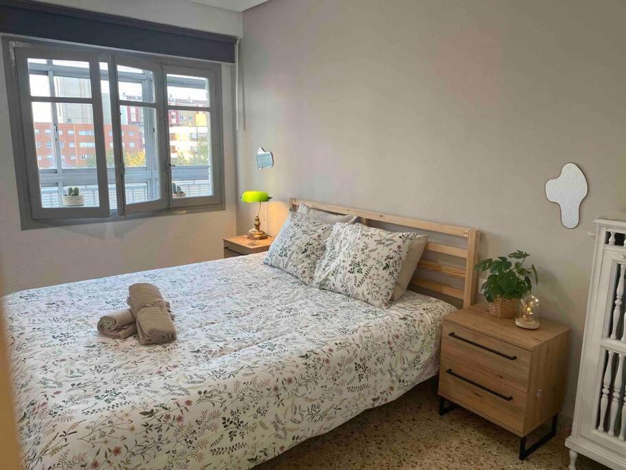 Acogedor Apartamento A 5 Min Del Ave Zaragoza Luaran gambar